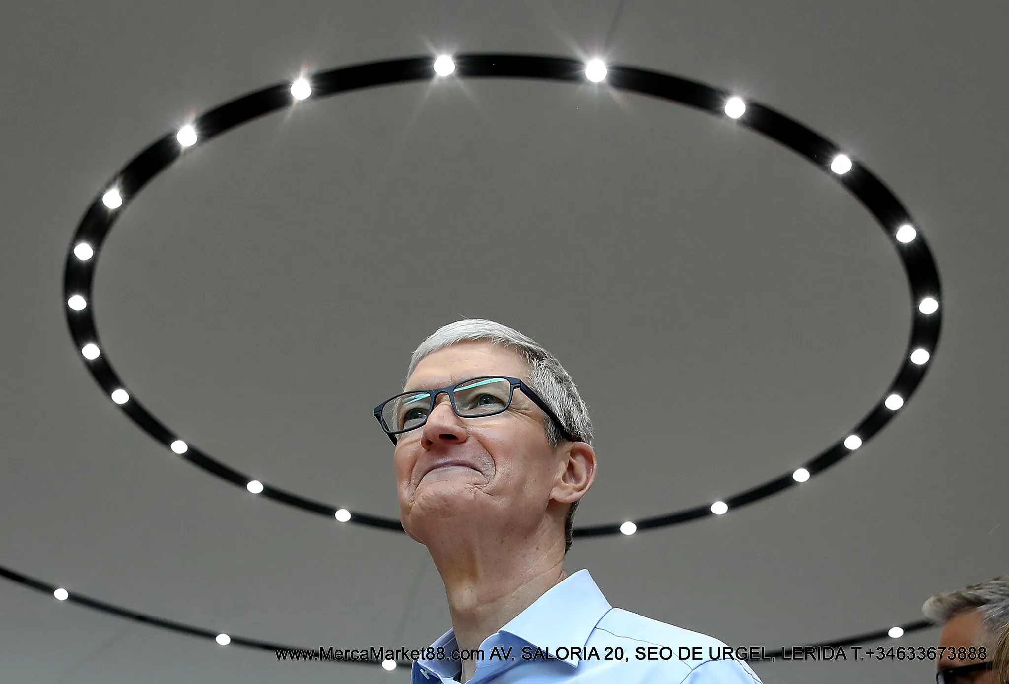 Apple Makes $500B Commitment to US as it Seeks to Ward-Off  Trump Tariffs